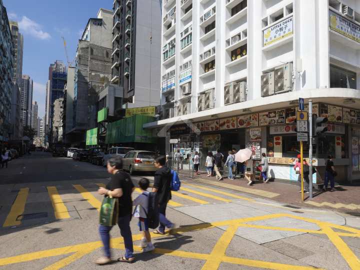 睿峰 附近環境 附近食肆林立。 - House730