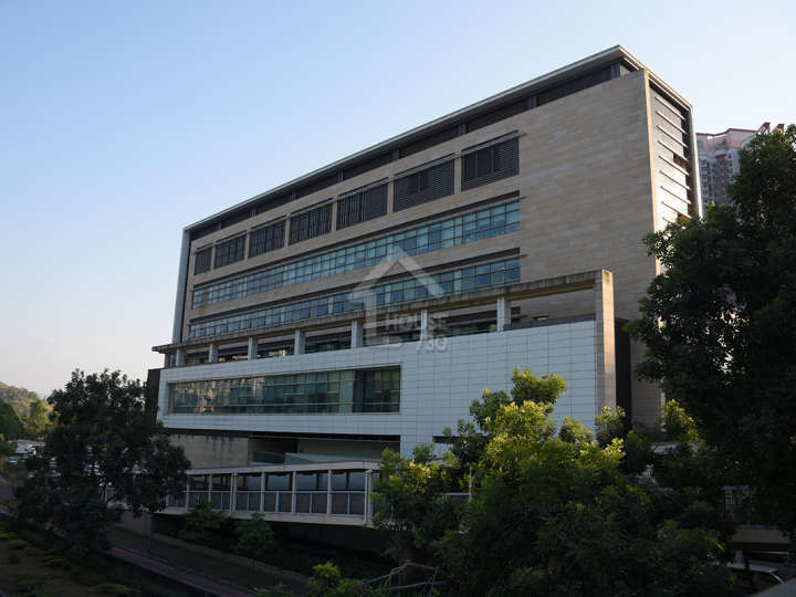 Wetland Seasons Park 附近環境 樓盤對面就是醫院管理局轄下的天水圍(天業路)社區健康中心,提供非緊急的醫療服務 - House730
