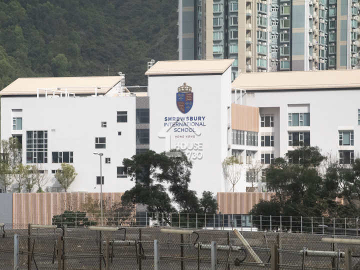 日出康城 學校 - House730