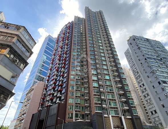 買賣租務-DIVA高層連天台戶1680萬易主 6年僅升值3%-House730