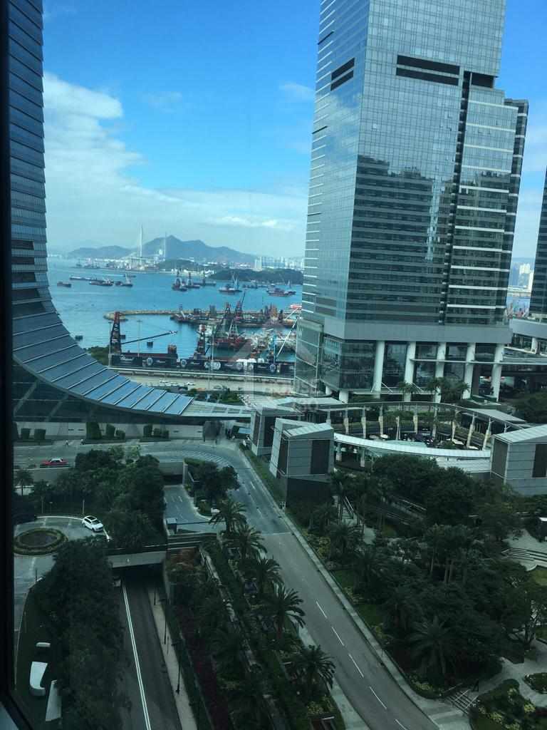 九龍站君臨天下住宅 屋苑出售 九龍站君臨天下中層內園景 House730