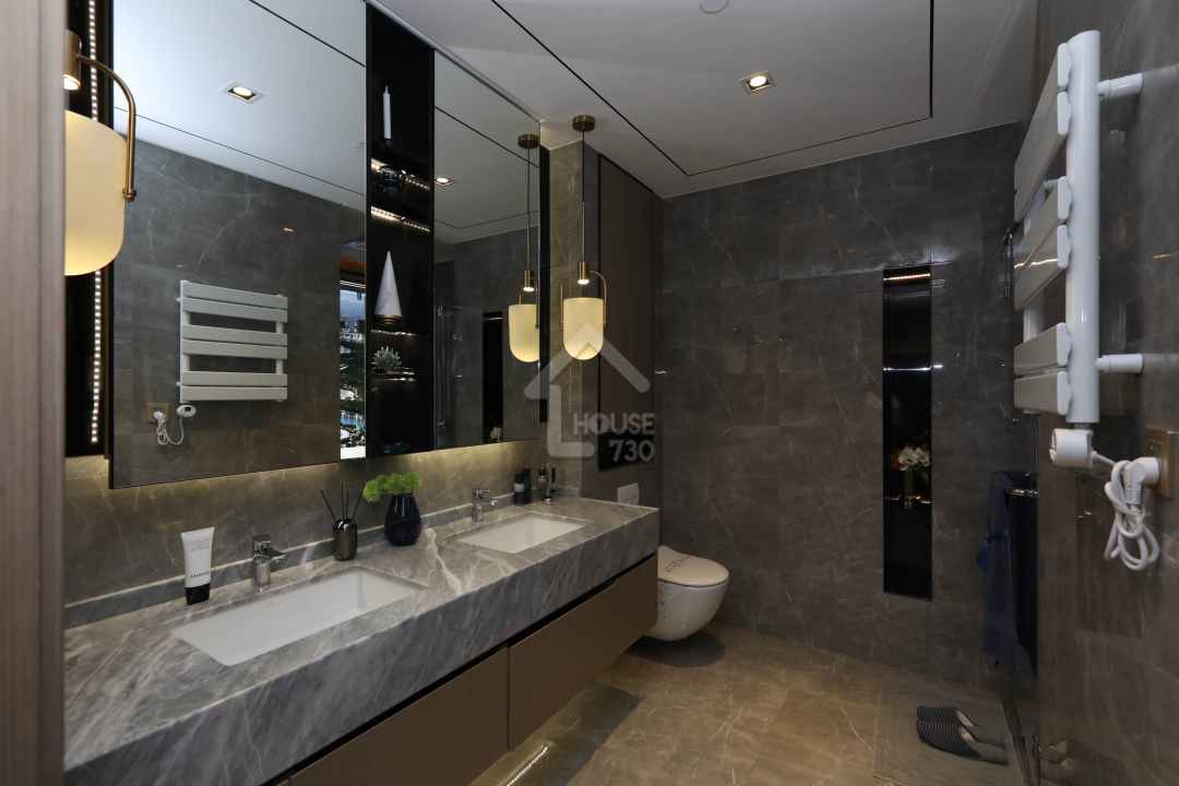 世茂深港國際中心 - House730