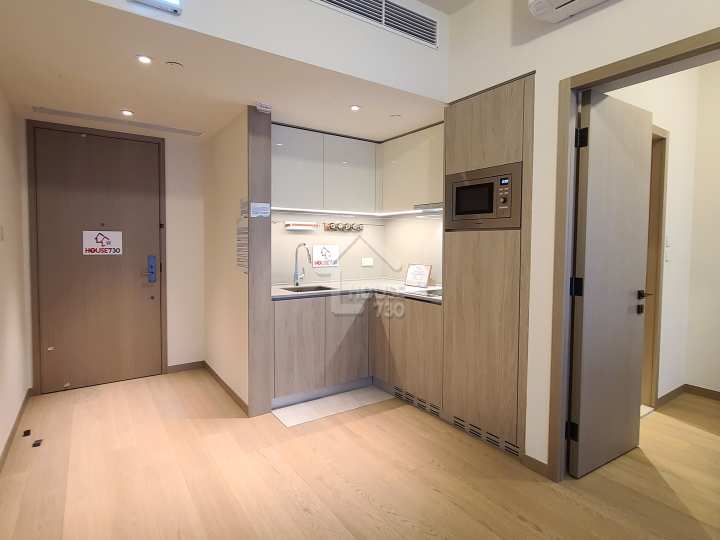 蔚藍東岸 示範單位 3座18樓H室 - 清水房 - House730