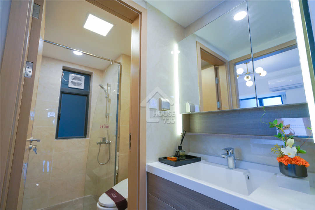 中山海倫堡千江閱 - House730