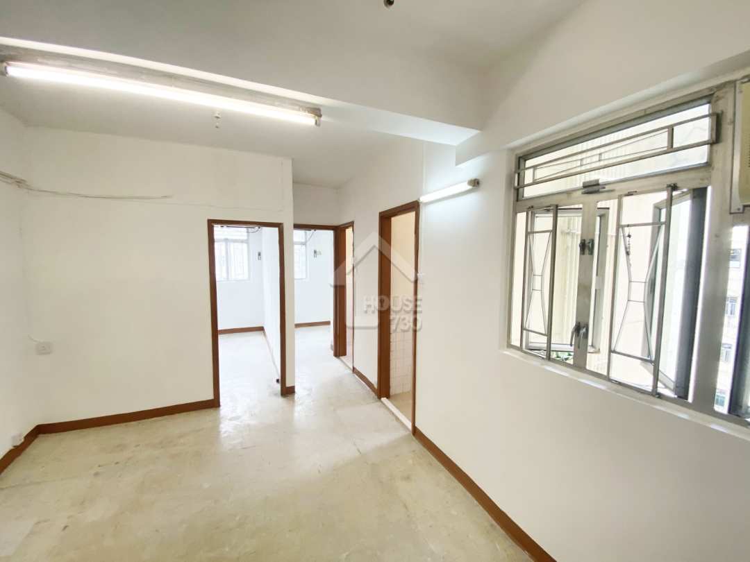 西營盤均益大廈住宅 屋苑出售 均益二期 2房 向南 開揚 House730