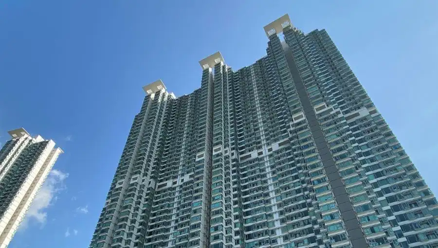 买卖租务-海堤湾畔顶层望机场景卖882万-House730