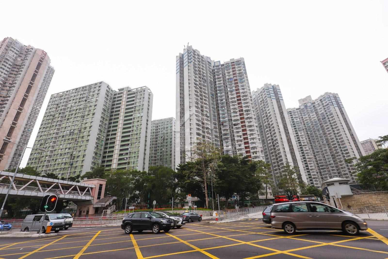 黃大仙下邨亦曾誕生公屋王，去年一個實用面積544平方呎低層戶，以456萬元綠表價沽出。