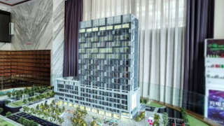 銀鴻大樓 - House730