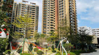 完美金鷹廣場 - House730
