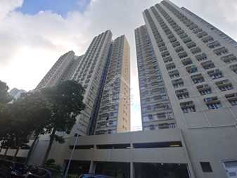 柴灣怡翠苑於1981年落成，合共三座，是香港最早落成的居屋屋苑之一。