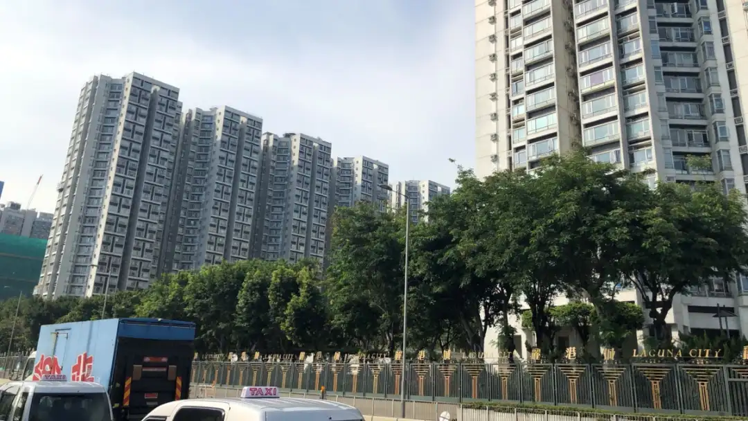 买卖租务-丽港城东南两房户800万元沽 一手业主持货至今赚一倍-House730