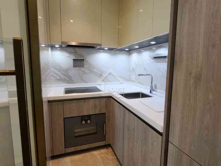 維港滙 I 示範單位 2座 18樓B室 - House730