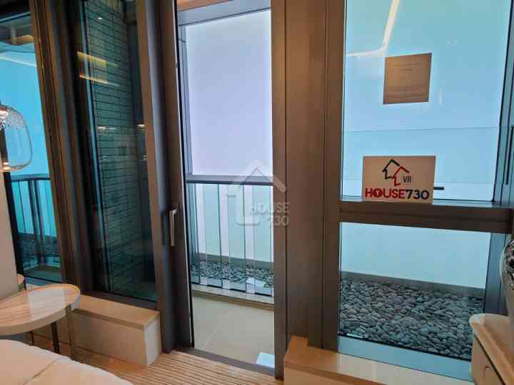 維港滙 I 示範單位 2座 18樓C室 - House730