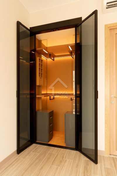 本木 示範單位 23樓A3室夜櫃。 - House730