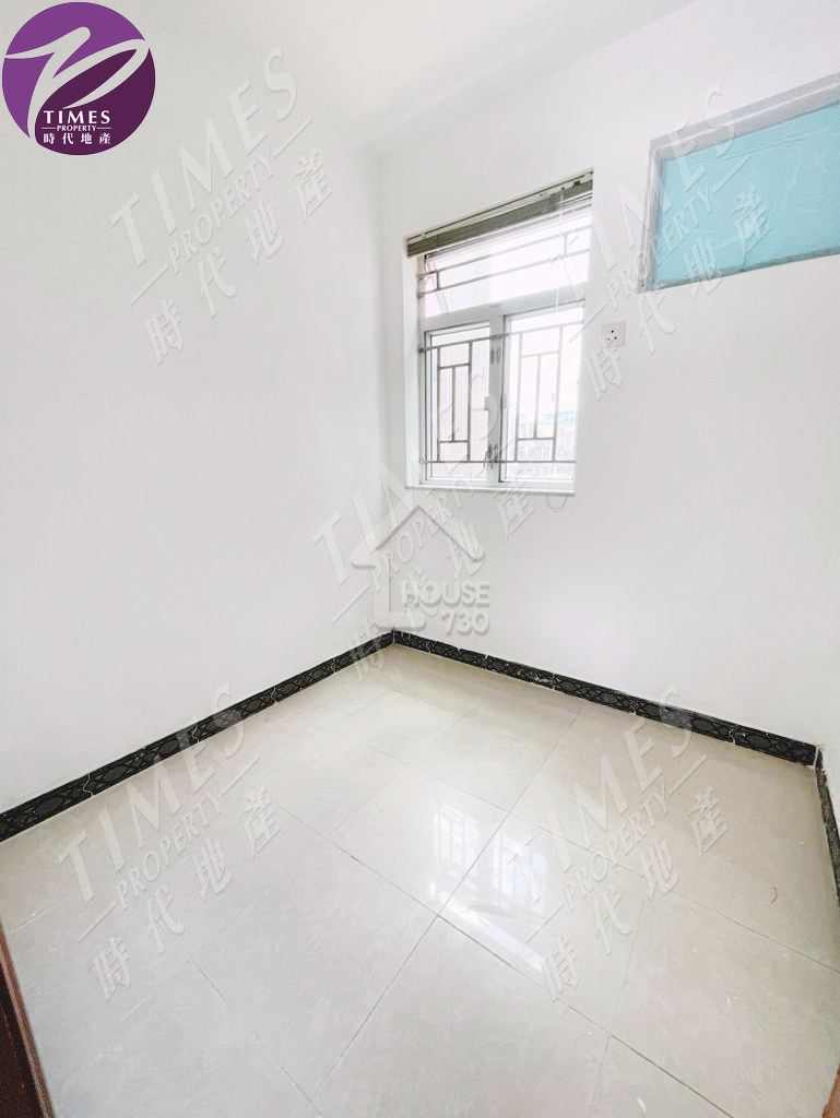 Yuen Long Village House (Yuen Long) Sale House730