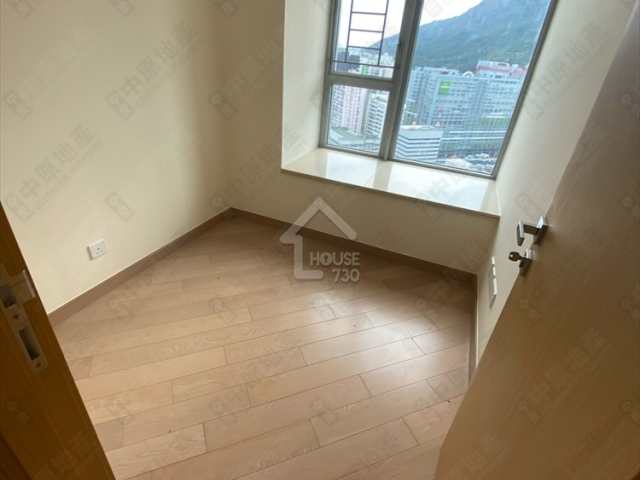 Tuen Mun Town Centre CENTURY GATEWAY Middle Floor Master Room House730-4488212