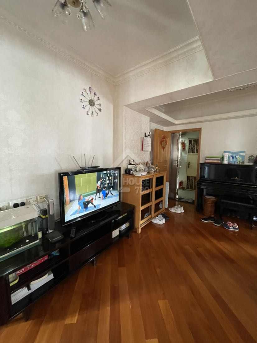 Ma Tau Wai LUCKY BUILDING Middle Floor Living Room House730-4641440