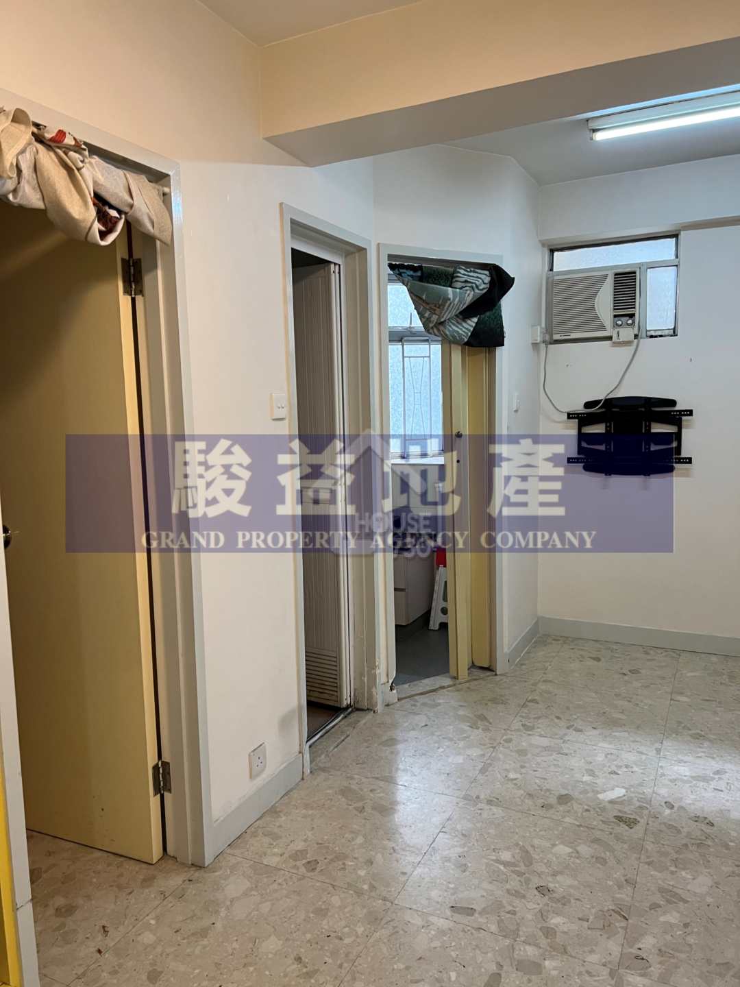 Cheung Sha Wan HONG FAI BUILDING Middle Floor House730-4746161