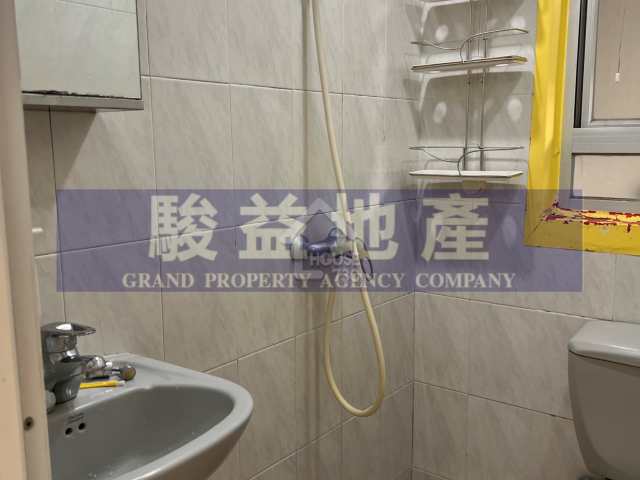 Cheung Sha Wan HONG FAI BUILDING Middle Floor House730-4746161