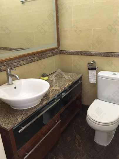 Tsuen Wan Mid-levels THE CAIRNHILL Lower Floor Master Room’s Washroom House730-6044146