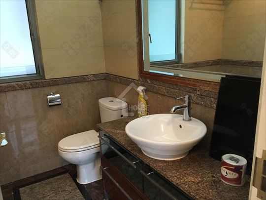 Tsuen Wan Mid-levels THE CAIRNHILL Lower Floor Master Room’s Washroom House730-6044146