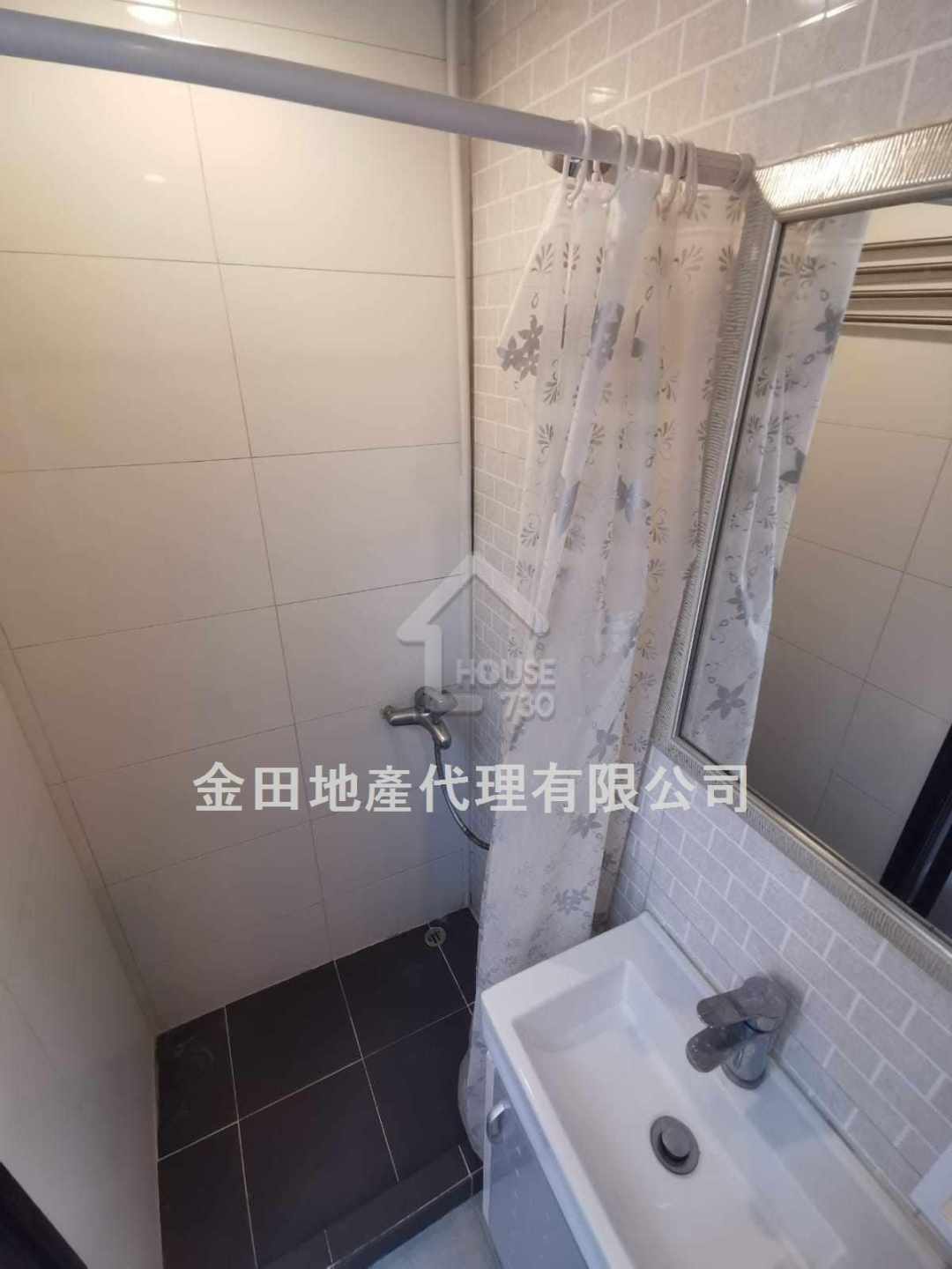 Wan Chai SUN TAO BUILDING Upper Floor Washroom House730-6282653