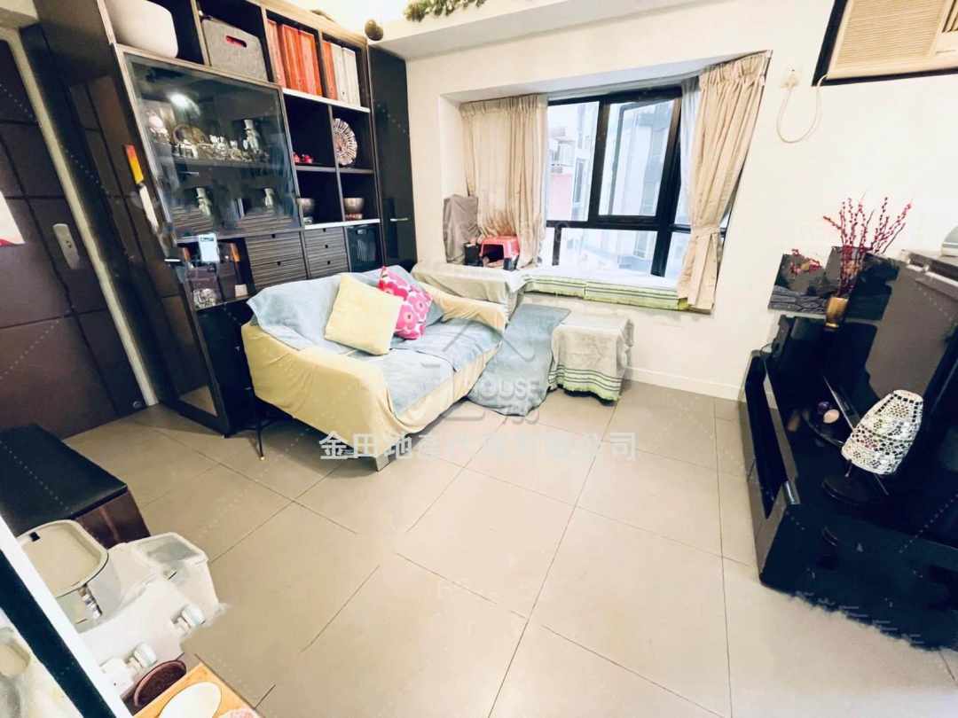 Tai Hang CHUANG'S-ON-THE-PARK Middle Floor Living Room House730-6281754