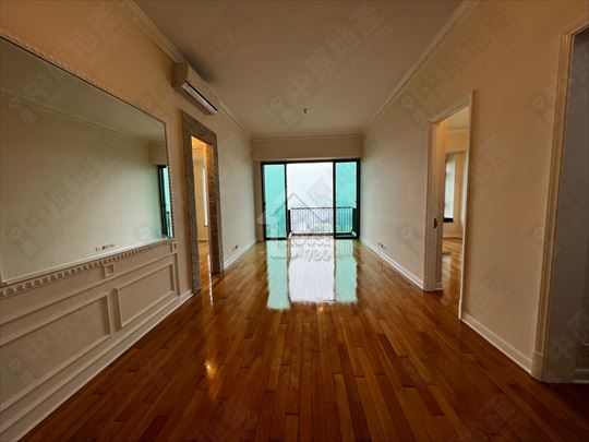 Tsuen Wan Mid-levels THE CAIRNHILL Middle Floor Living Room House730-6044018