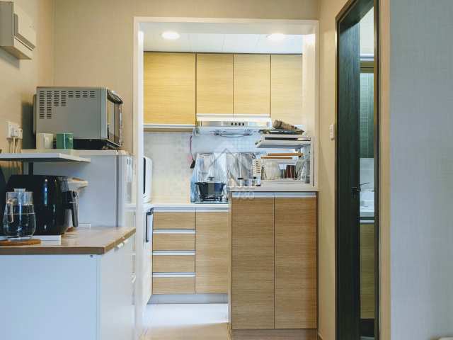 Yiu Tung TUNG HEI COURT Upper Floor Kitchen 簡單設計，配備名廠電器 House730-6526626
