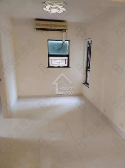 Shau Kei Wan SHAUKEIWAN PLAZA Middle Floor House730-6533678