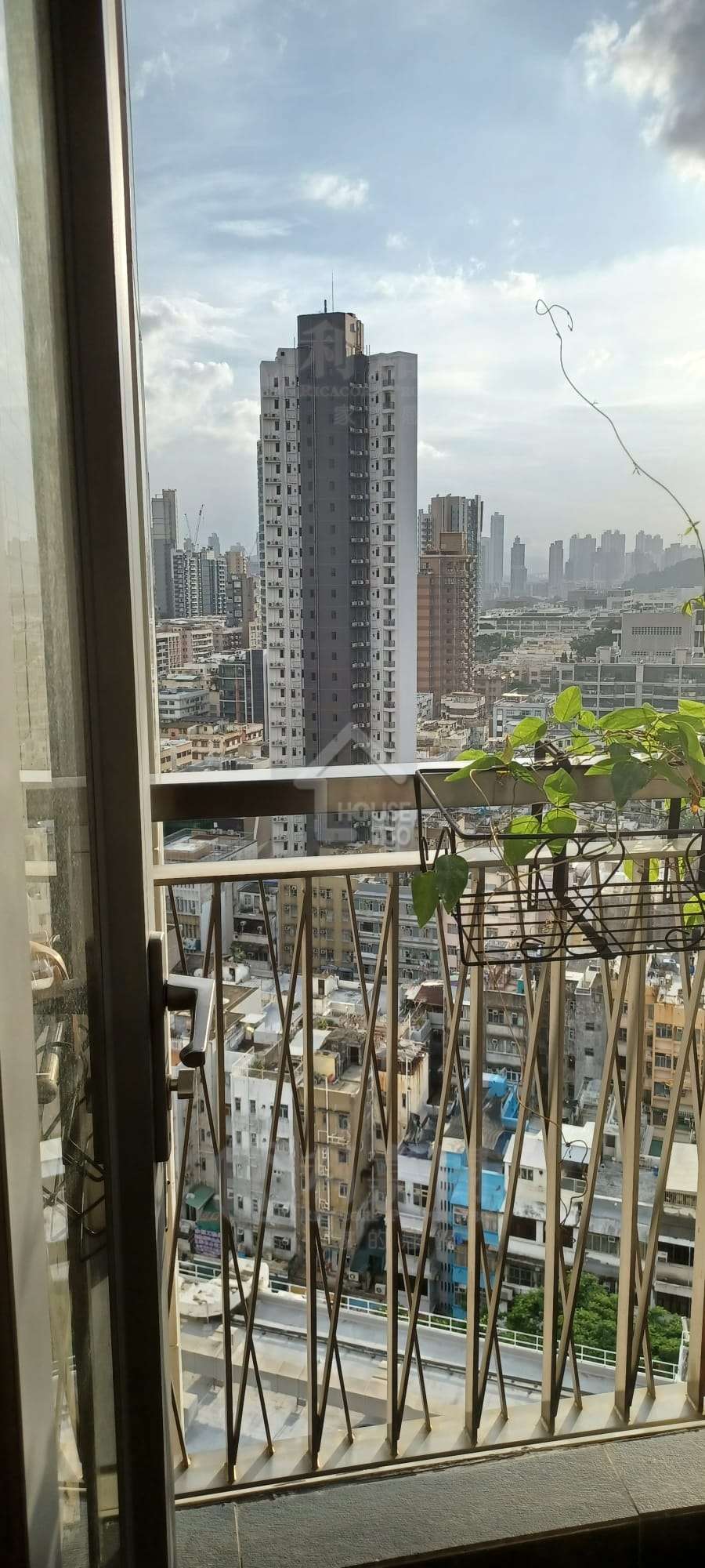 Kowloon City BILLIONNAIRE AVANT Upper Floor House730-6755732