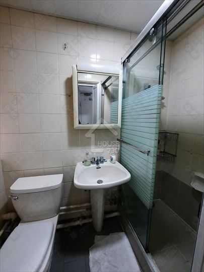 Tin Wan HUNG FUK COURT Lower Floor Washroom House730-6864881