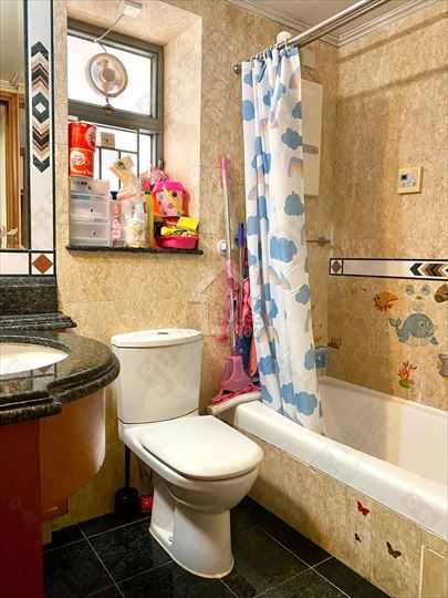 Tiu Keng Leng OCEAN SHORES Middle Floor Master Room’s Washroom House730-6864274