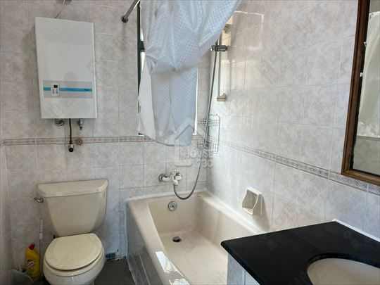 Discovery Bay DISCOVERY BAY Upper Floor Master Room’s Washroom House730-6866600