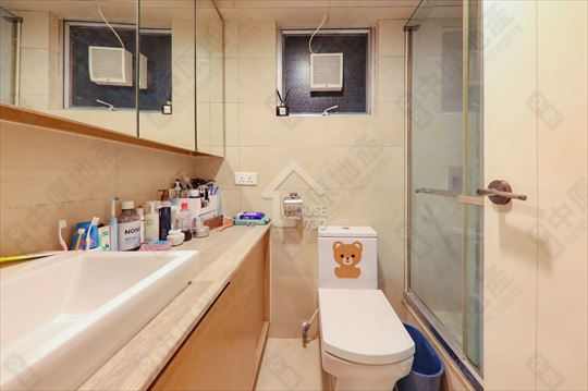 Sai Wan Ho LEI KING WAN Lower Floor Washroom House730-6929243