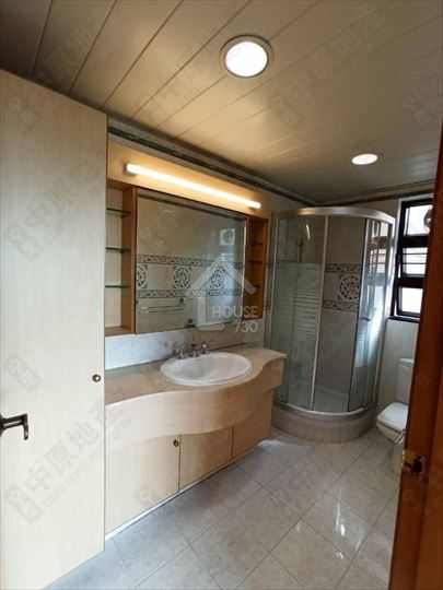 Pok Fu Lam BAGUIO VILLA Middle Floor Master Room’s Washroom House730-6933076