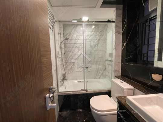 Yuen Long Station GRAND YOHO Middle Floor Master Room’s Washroom House730-6935165