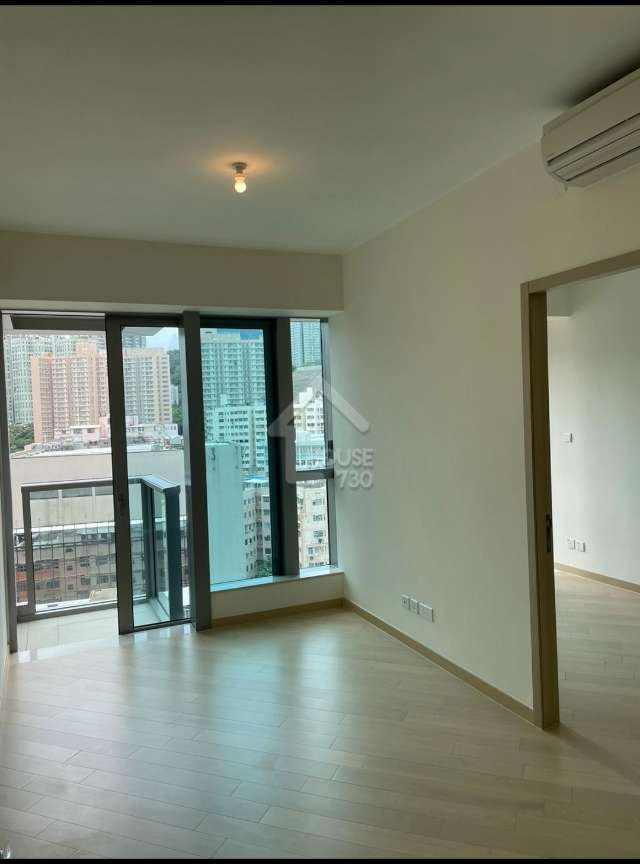Kwun Tong GRAND CENTRAL Middle Floor Living Room House730-5223517