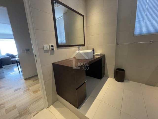 Peak LA HACIENDA Middle Floor Suite's Washroom House730-5521190
