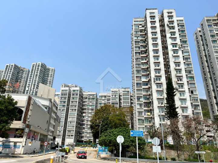 豪景花園 物業外貌 深井豪景花園大廈外貌,交通便利 - House730