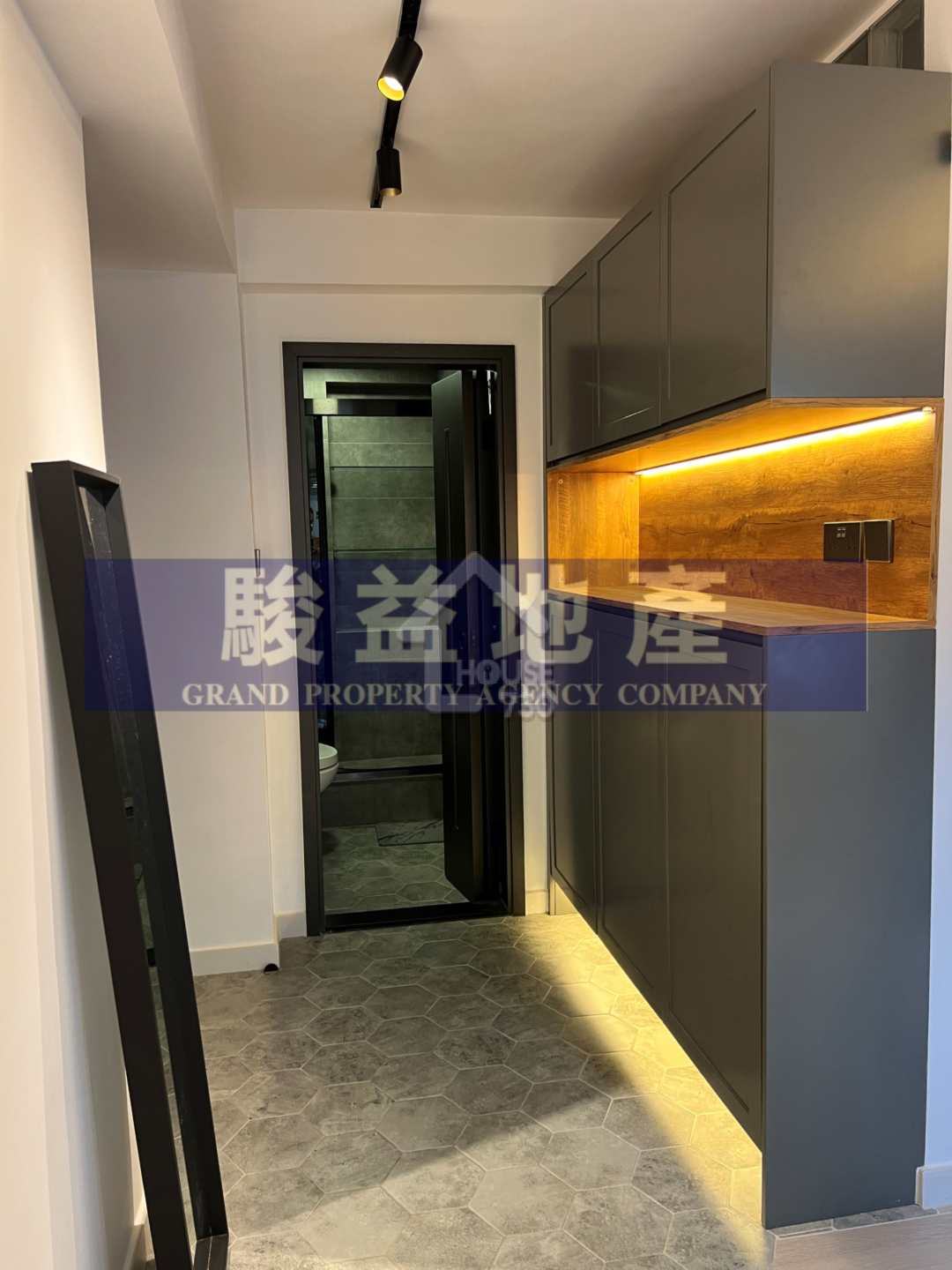 Cheung Sha Wan WO FUNG BUILDING Lower Floor Foyer House730-6209257