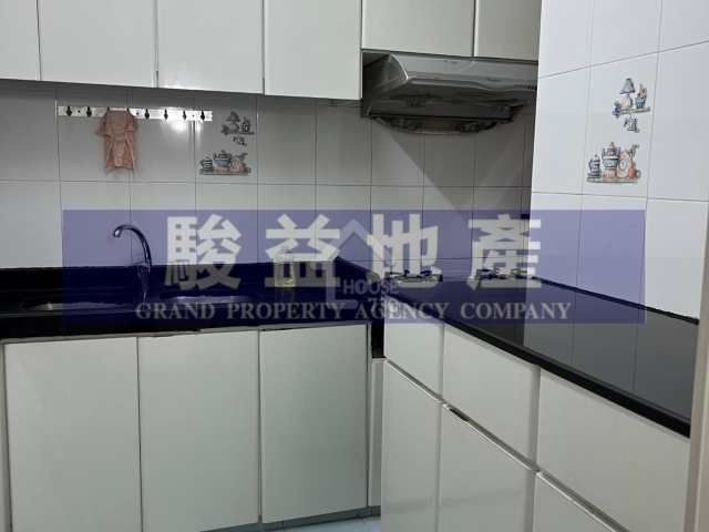 Cheung Sha Wan CRONIN GARDEN Middle Floor Kitchen House730-6208670