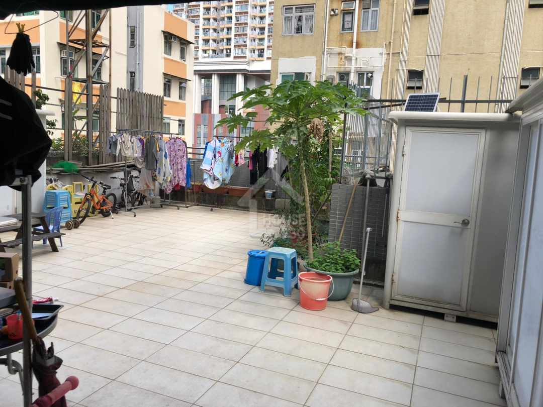 Cheung Sha Wan FULHAM COURT Lower Floor Flat Roof House730-6208873