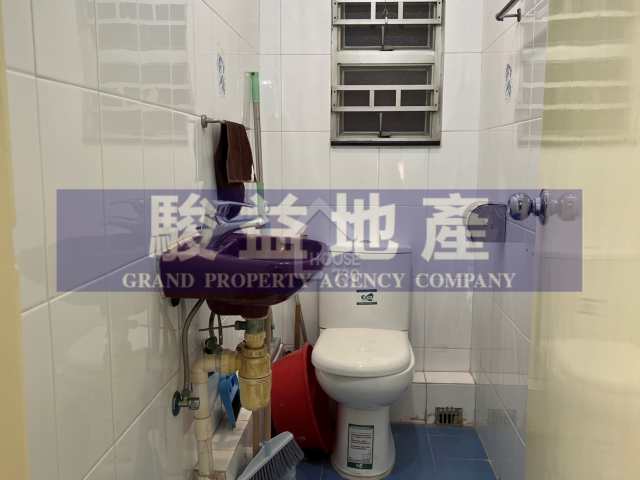 Cheung Sha Wan CRONIN GARDEN Middle Floor Washroom House730-6208670