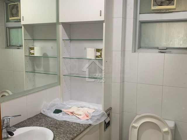 Sai Wan Ho LEI KING WAN Lower Floor Washroom House730-6273812