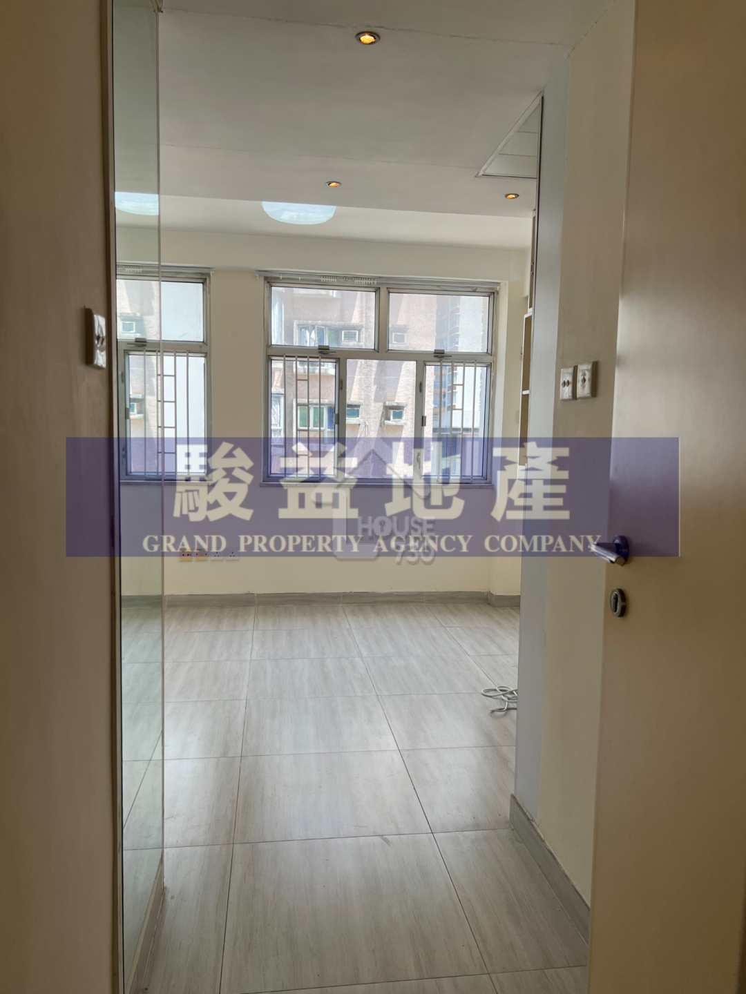 Cheung Sha Wan KIN ON BUILDING Upper Floor Foyer House730-6541656