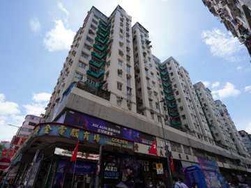 Golden Building - House730