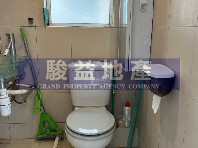 Cheung Sha Wan KIN ON BUILDING Upper Floor Washroom House730-6541656
