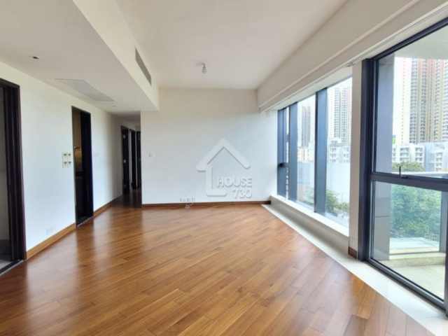 Ho Man Tin ULTIMA Middle Floor Living Room House730-6604596