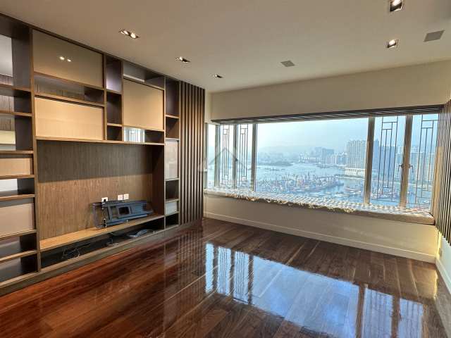 Kowloon Station SORRENTO Middle Floor Living Room House730-6864810